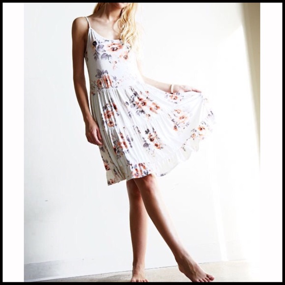 Tired Floral Dress - Picture 6 of 6